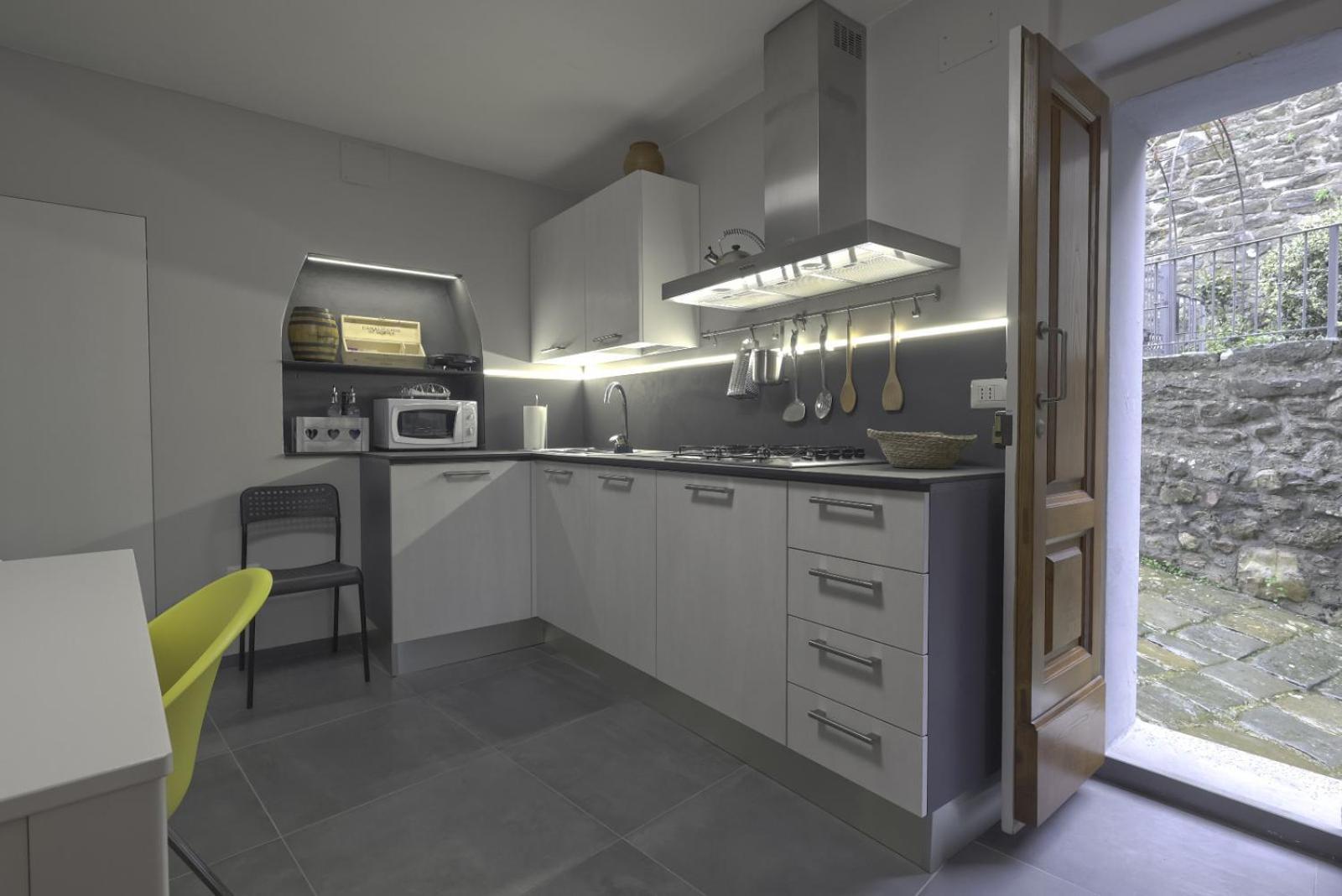 Casa Vacanze Vicolo Della Luna Ambra Екстериор снимка